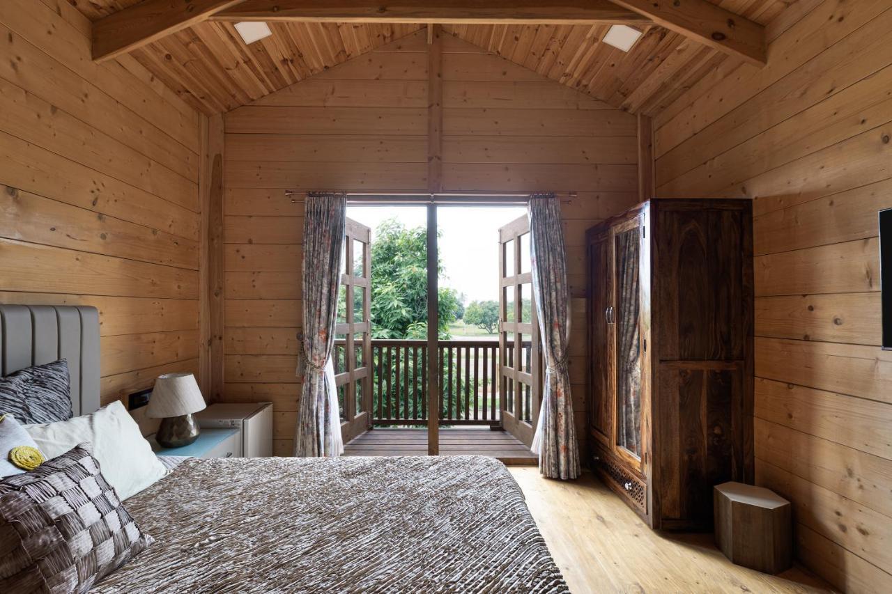 The Pine Loft Villa Bangalore Eksteriør billede